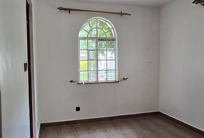 5 Bed Townhouse with En Suite at Lavington Off Convent Drive - 4