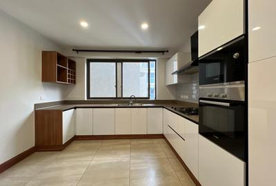 3 Bed Apartment with En Suite at Raphta Road - 4