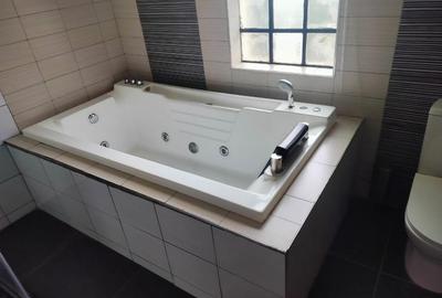 4 Bed House with En Suite in Kitisuru