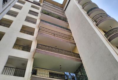 3 Bed Apartment with En Suite in Lavington