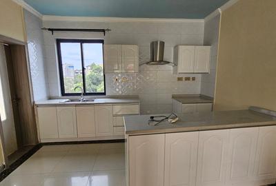 3 Bed Apartment with En Suite in Kilimani