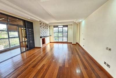 7 Bed House with En Suite in Nyari - 2