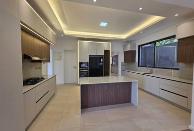 5 Bed Townhouse with En Suite at Mzima Springs - 3