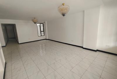 4 Bed Apartment with En Suite in Parklands