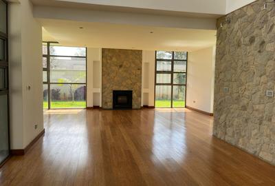 5 Bed Townhouse with En Suite in Karen - 2