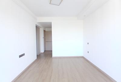 3 Bed Apartment with En Suite at Riverside Drive - 2