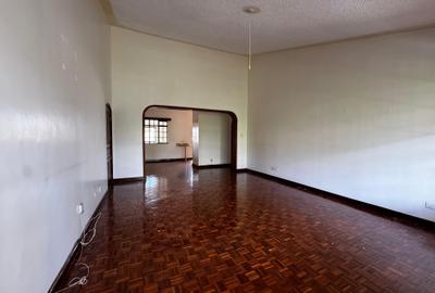 3 Bed Apartment with En Suite in General Mathenge