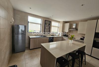 Furnished 2 Bed Apartment with En Suite in Spring Valley