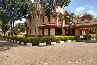 5 Bed Villa with En Suite in Runda - 2