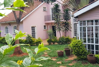 5 Bed Townhouse with En Suite at Gichugu Road