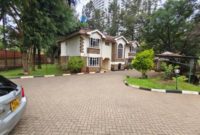 5 Bed Villa with En Suite at Lavington