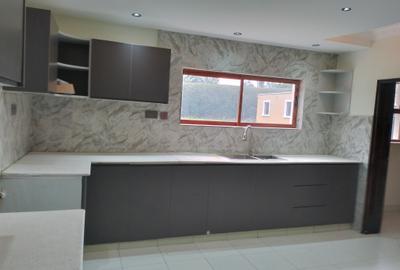 5 Bed Townhouse with En Suite in Kitisuru - 3