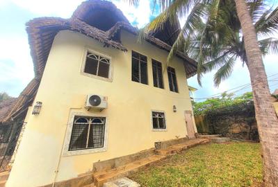 4 Bed Villa with En Suite in Diani