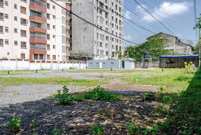 0.8 ac Land in Kilimani - 3