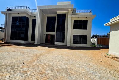 6 Bed House with En Suite in Kitisuru
