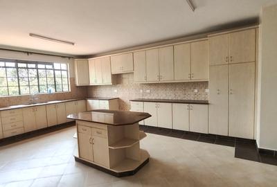 3 Bed Apartment with En Suite at Brook Side - 2