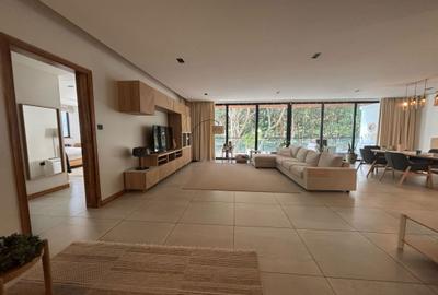 Furnished 4 Bed Apartment with En Suite in Spring Valley