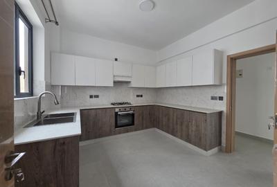 2 Bed Apartment with En Suite at Brookside Drive - 3