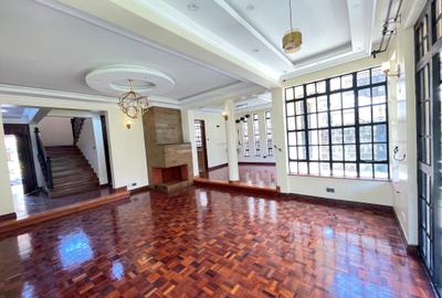 5 Bed Townhouse with En Suite in Lavington