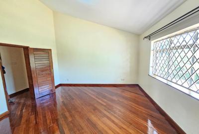 4 Bed House with En Suite in Runda