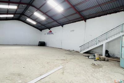 5,001 ft² Warehouse with Parking in Embakasi