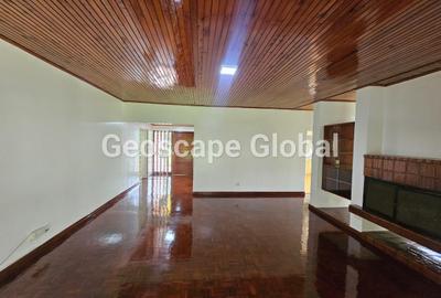 4 Bed House with En Suite in Runda