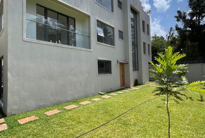 6 Bed Villa with En Suite in Lavington