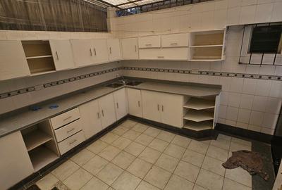 4 Bed Townhouse with En Suite at Kileleshwa