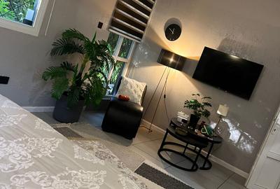 3 Bed Apartment with En Suite at Green Wood - 4