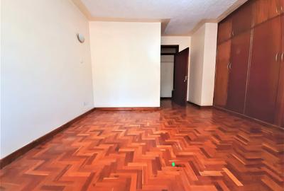 3 Bed Apartment with En Suite in Lavington