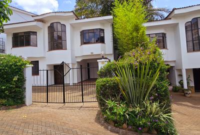 5 Bed Townhouse with En Suite at Riverside Drive