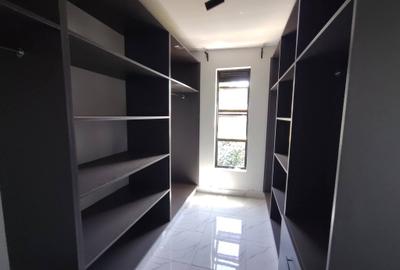 5 Bed House with En Suite in Ruiru