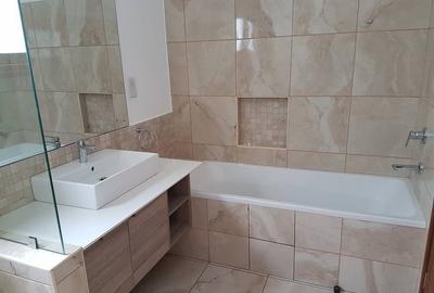 4 Bed Villa with En Suite in Nyali Area
