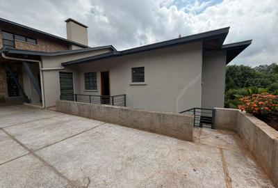 3 Bed House with En Suite in Rosslyn - 2