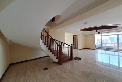 Serviced 4 Bed Apartment with En Suite in Parklands