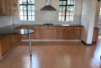 3 Bed Townhouse with En Suite in Lavington
