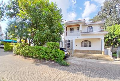 4 Bed Townhouse with En Suite in Lavington - 2