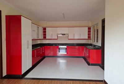 3 Bed Apartment with En Suite in Brookside