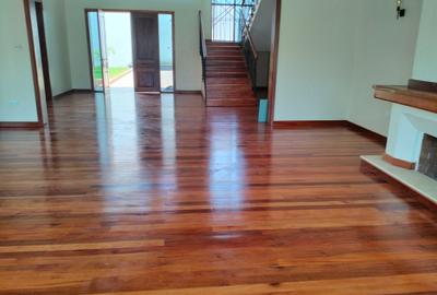 5 Bed Townhouse with En Suite in Loresho