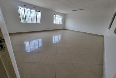 6,763 ft² Warehouse with Backup Generator in Industrial Area - 2