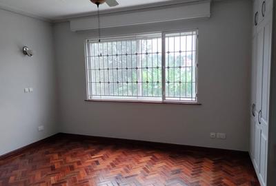 3 Bed House with En Suite in Runda