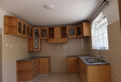 4 Bed Townhouse with En Suite at Membley