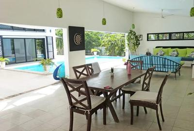 4 Bed Villa with En Suite in Watamu - 2