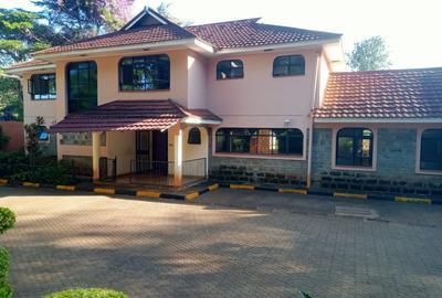 4 Bed House with En Suite at Old Runda