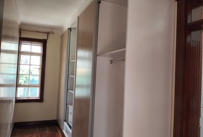 4 Bed Townhouse with En Suite in Kyuna - 2