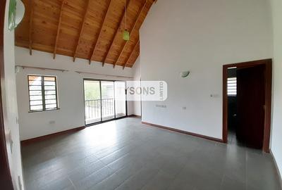 7 Bed House with En Suite in Runda