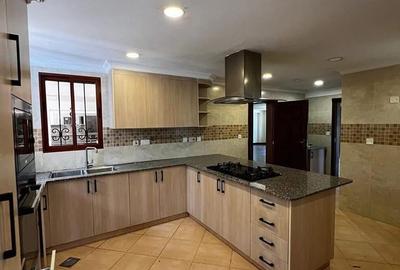 5 Bed Townhouse with En Suite at Shanzu Road - 3