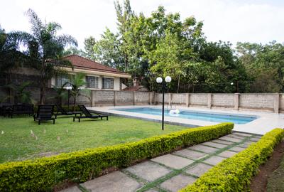 Serviced 3 Bed Apartment with En Suite in Brookside
