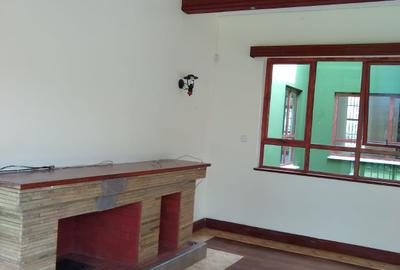 5 Bed Villa with En Suite in Runda - 4