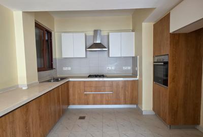 3 Bed Apartment with En Suite in Kileleshwa - 4